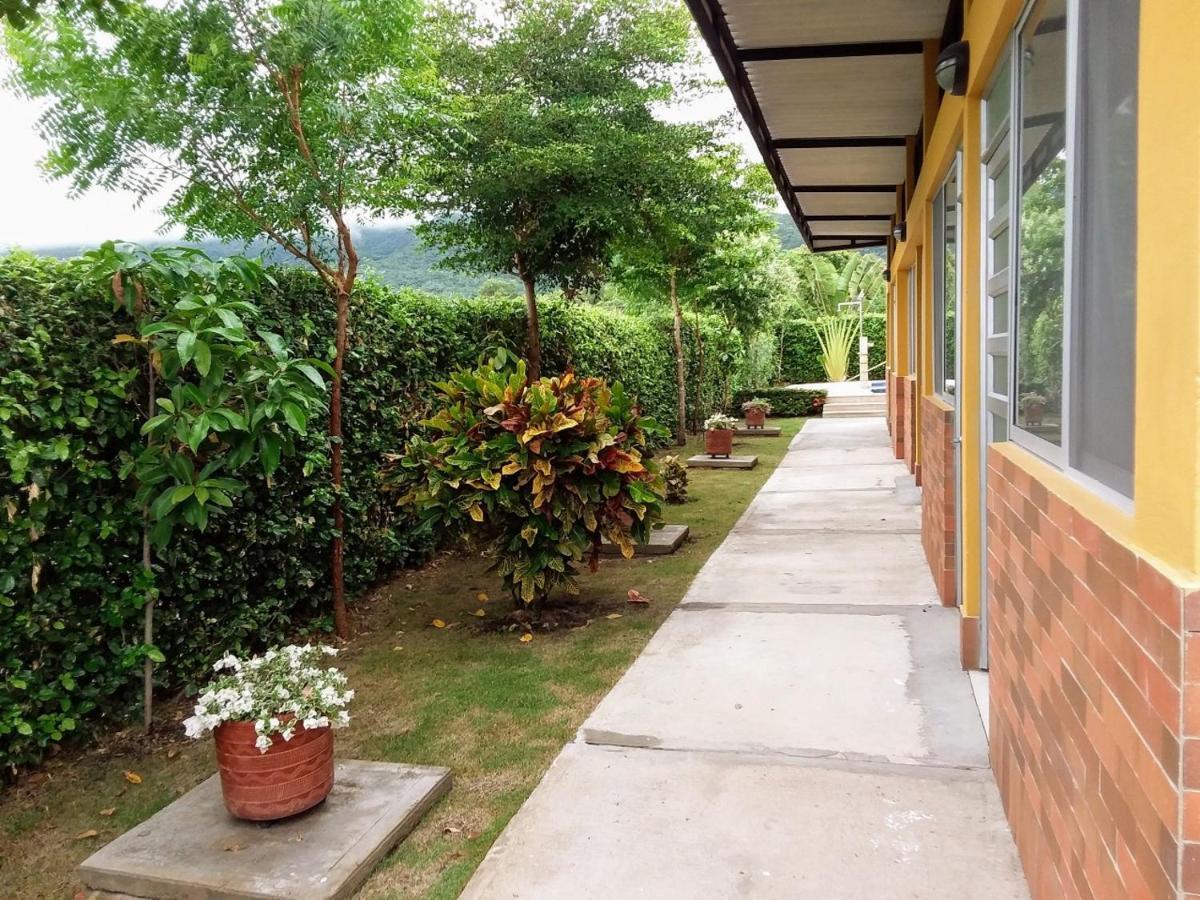 C&H Casa Campestre El Oasis Ricaurte Girardot B&B 외부 사진